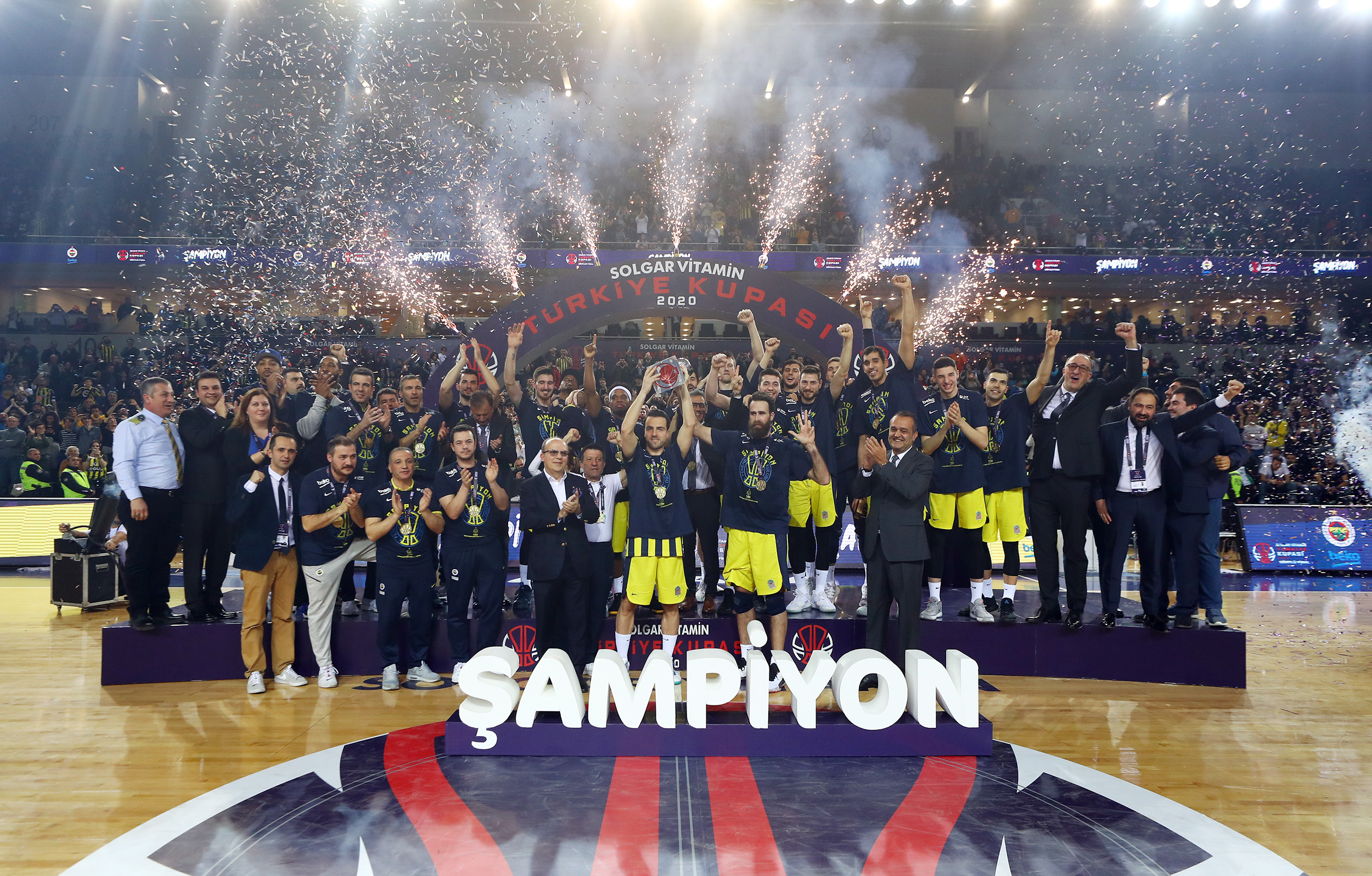 Italy in Europe: Il Fenerbahçe riassapora il trionfo, vince la Coppa con un gran Gigi Datome