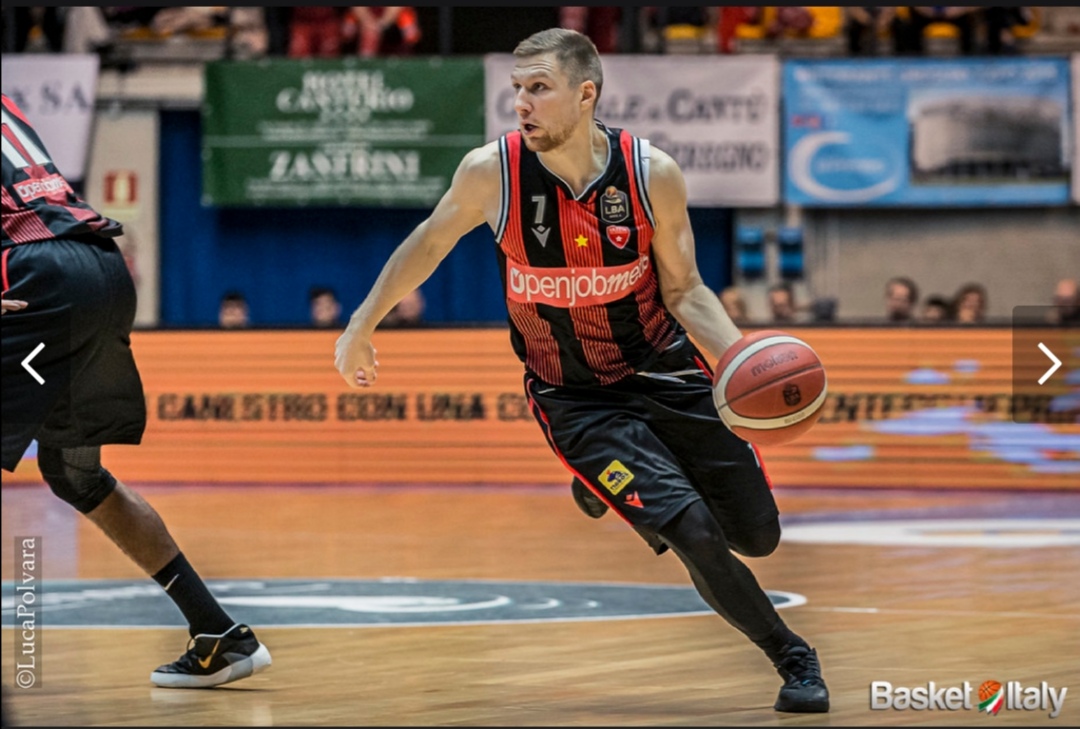 UFFICIALE – Ingus Jakovics rimane alla Pallacanestro Varese, accordo 1+1