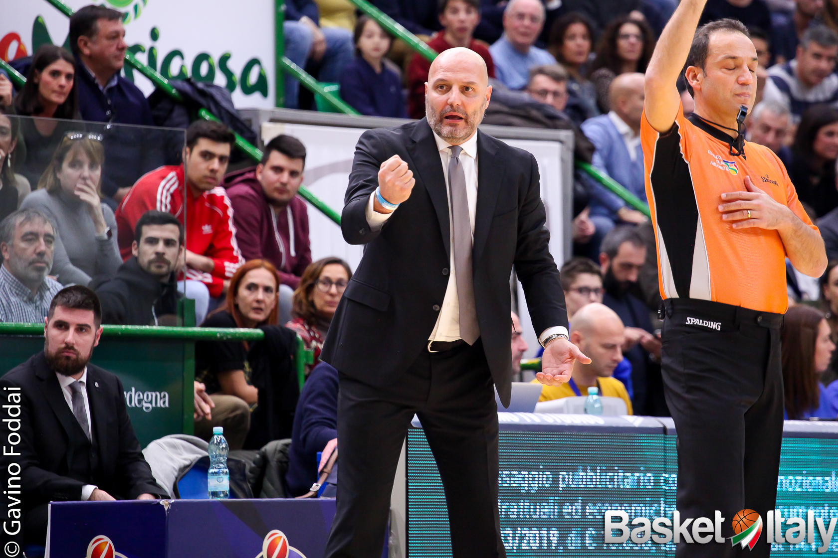 Sasha Djordjevic: “Nel primo tempo siamo stati Babbo Natale. Vittoria importantissima”