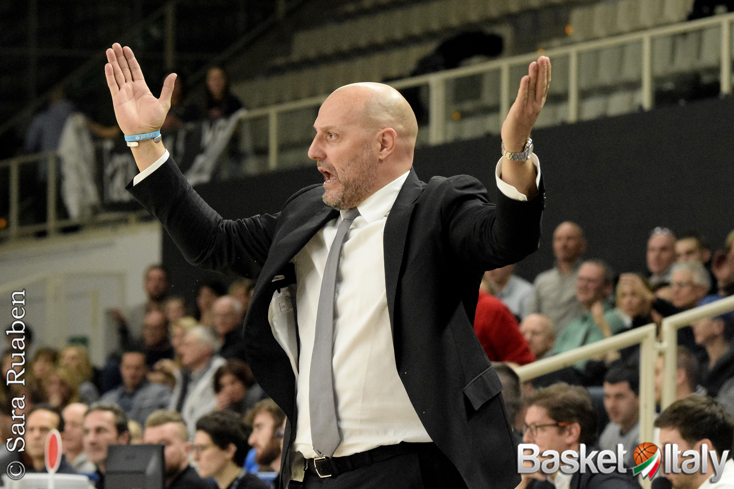 CLAMOROSO – La Virtus Bologna reintegra coach Djordjevic!