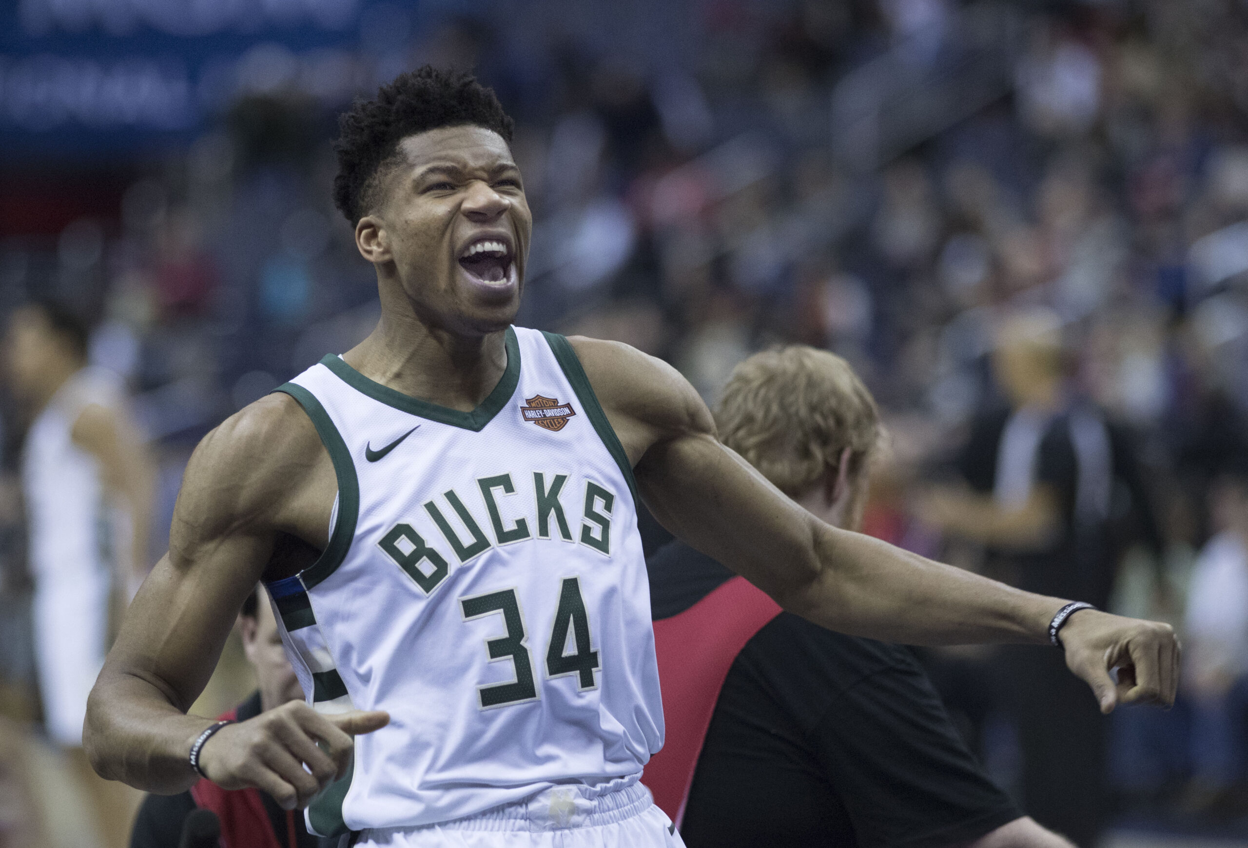 NBA: Bucks Caput Mundi, affondati gli Atlanta Hawks di Gallinari in gara 2