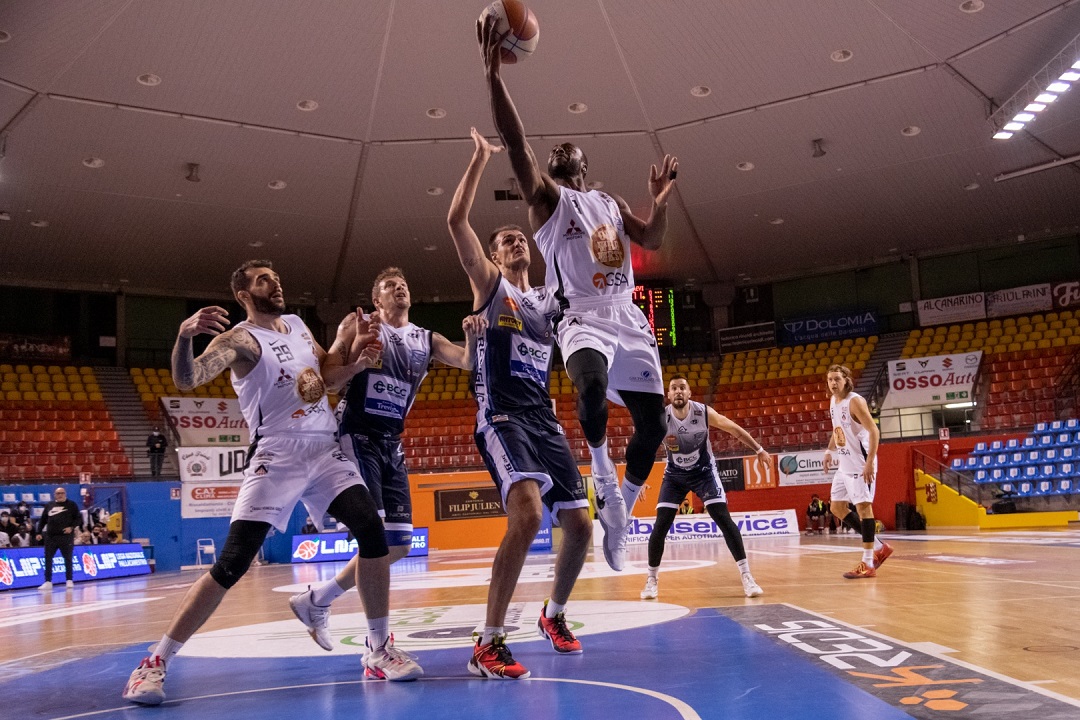 #SerieA2: Tre su tre per l’APU Udine, che vince anche sul parquet di Trapani