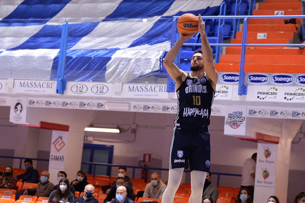 Happy Casa show al Palaverde: Gaspardo conduce la vittoria su Treviso 108-90