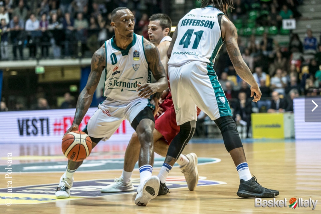 LBA: Anticipato il derby tra Cantù e Varese