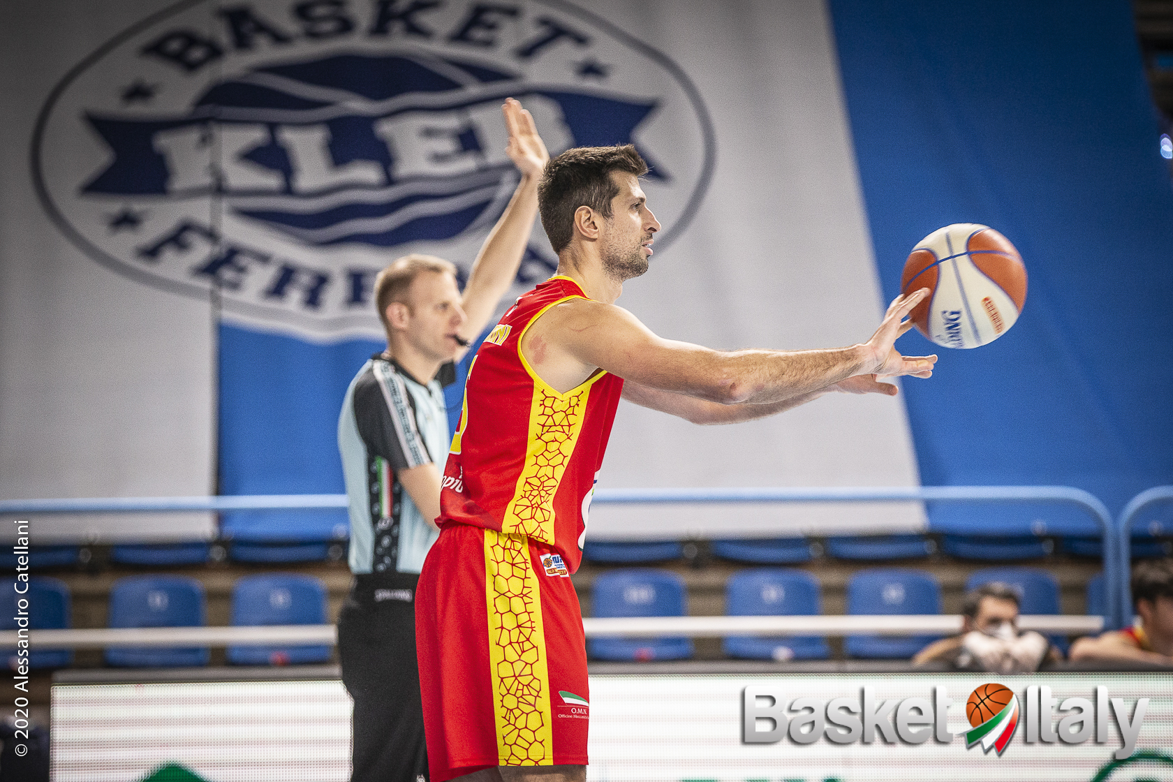 40 di Daniele Cinciarini, Ravenna sbanca Scafati con il suo buzzer-beater