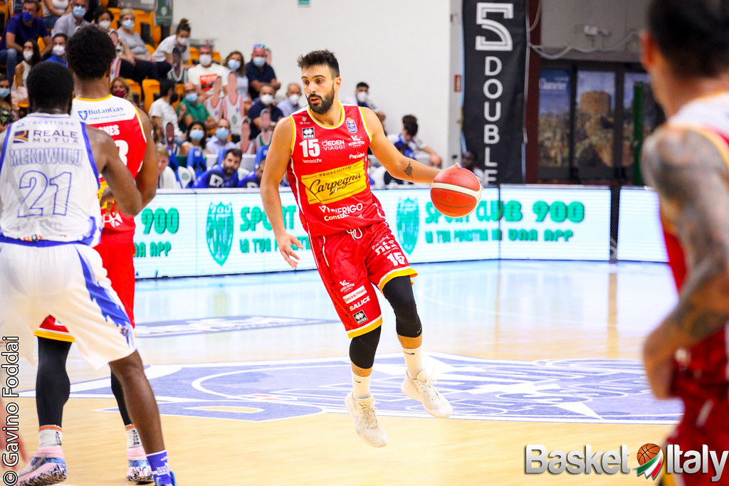 LBA – Pesaro firma l’impresa di giornata. Belinelli guida il successo della Virtus